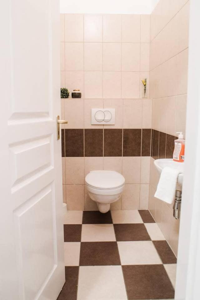 Very Central Spacious Ac Apartment Budapest Kültér fotó