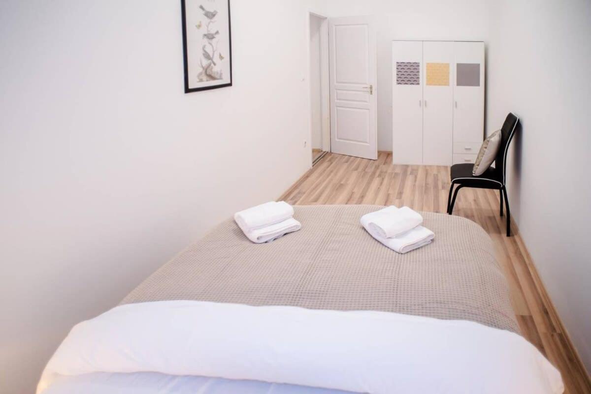 Very Central Spacious Ac Apartment Budapest Kültér fotó